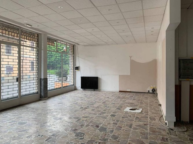 LOCALE COMMERCIALE ROMANO DI LOMBARDIA Romano di Lombardia