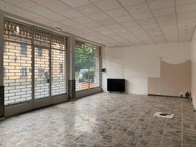 LOCALE COMMERCIALE ROMANO DI LOMBARDIA Romano di Lombardia