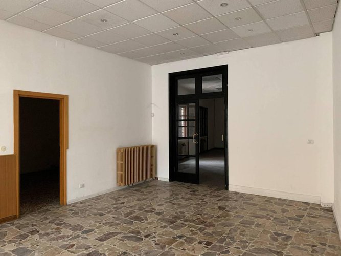 LOCALE COMMERCIALE ROMANO DI LOMBARDIA Romano di Lombardia