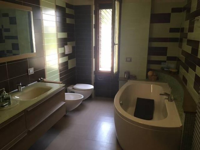 APPARTAMENTO IN VILLA RISTRUTTURATO Ghisalba