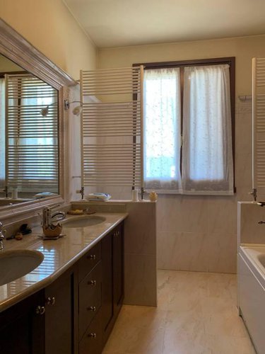 VILLA DI CON DUE UNITA' ABITATIVE A ROMANO Romano di Lombardia