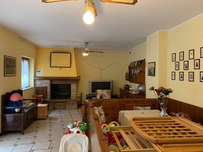 VILLA DI CON DUE UNITA' ABITATIVE A ROMANO Romano di Lombardia