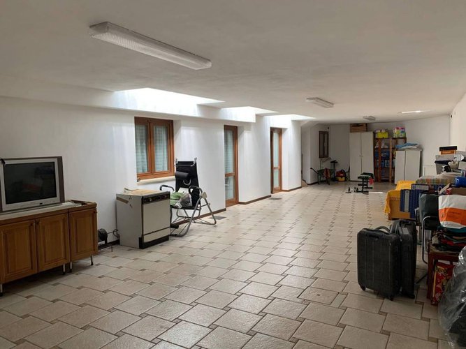 VILLA DI CON DUE UNITA' ABITATIVE A ROMANO Romano di Lombardia