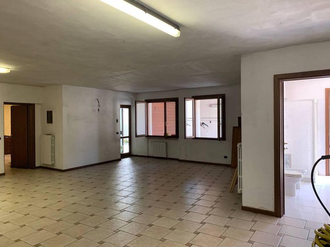 VILLA DI DUE UNITA' ABITATIVE. Romano di Lombardia