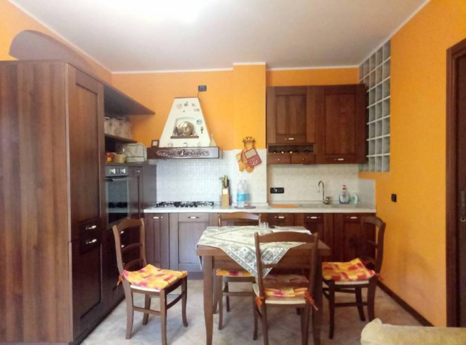 COMODO APPARTAMENTO IN CONTESTO CONDOMINIALE REFERENZIATO E Calcinate