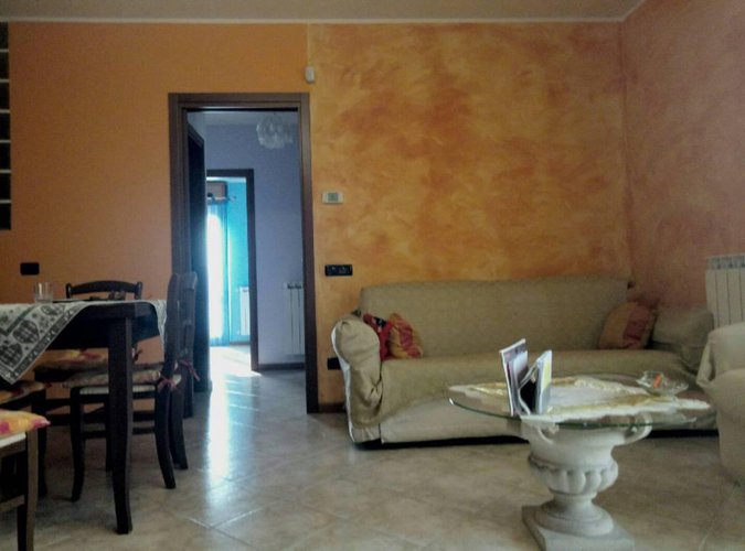 COMODO APPARTAMENTO IN CONTESTO CONDOMINIALE REFERENZIATO E Calcinate