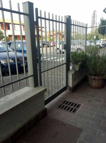 COMODO APPARTAMENTO IN CONTESTO CONDOMINIALE REFERENZIATO E Calcinate