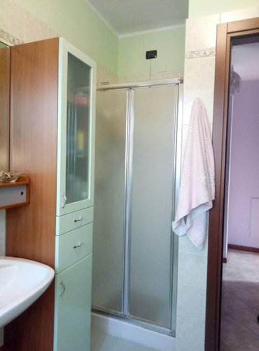 COMODO APPARTAMENTO IN CONTESTO CONDOMINIALE REFERENZIATO E Calcinate