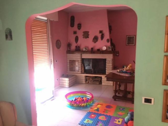 STABILE TERRA-CIELO IN CENTRO Covo