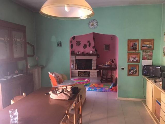 STABILE TERRA-CIELO IN CENTRO Covo