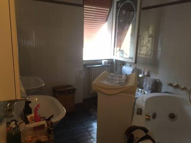 STABILE TERRA-CIELO IN CENTRO Covo