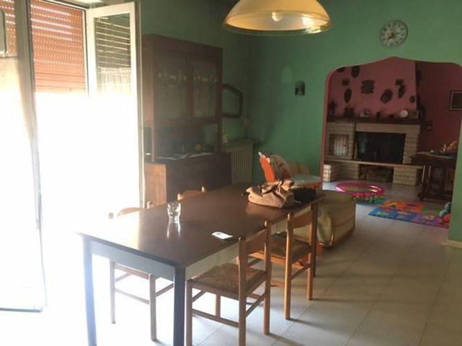 STABILE TERRA-CIELO IN CENTRO Covo