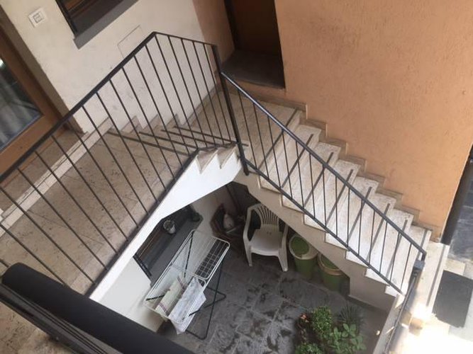 STABILE CIELO-TERRA IN CENTRO PAESE