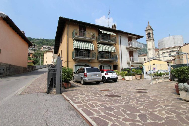 a due passi dal lago!