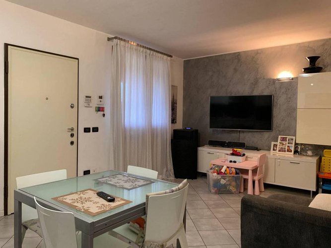 APPARTAMENTO IN VILLA DI RECENTE COSTRUZIONE Covo