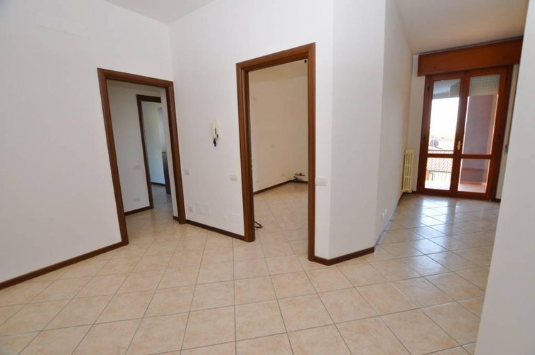 TRILOCALE RISTRUTTURATO IN VENDITA A MEDOLAGO Medolago