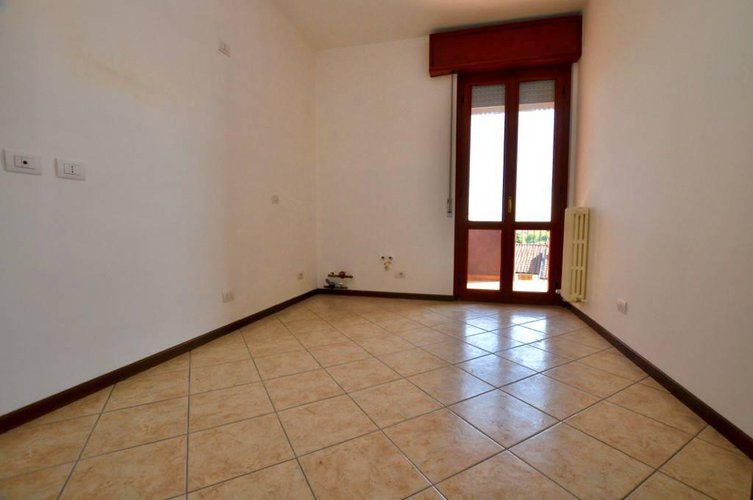 TRILOCALE RISTRUTTURATO IN VENDITA A MEDOLAGO Medolago