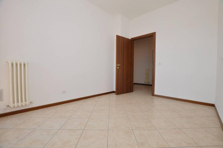 TRILOCALE RISTRUTTURATO IN VENDITA A MEDOLAGO Medolago