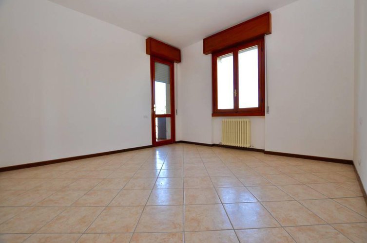 TRILOCALE RISTRUTTURATO IN VENDITA A MEDOLAGO Medolago