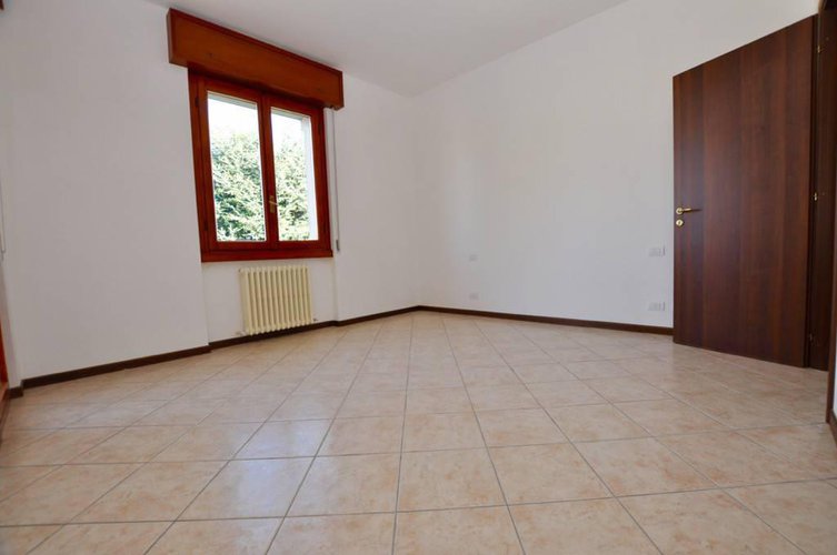 TRILOCALE RISTRUTTURATO IN VENDITA A MEDOLAGO Medolago