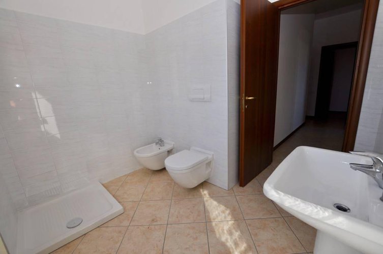 TRILOCALE RISTRUTTURATO IN VENDITA A MEDOLAGO Medolago