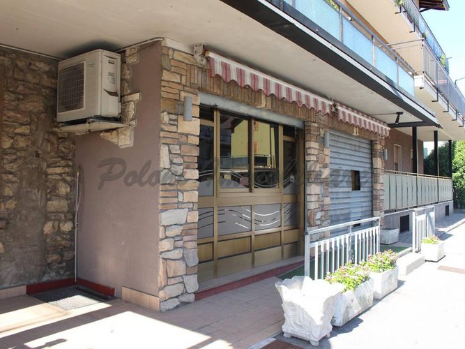 Scanzorosciate, locale commerciale Scanzorosciate