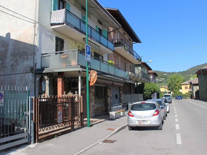 Scanzorosciate, locale commerciale Scanzorosciate