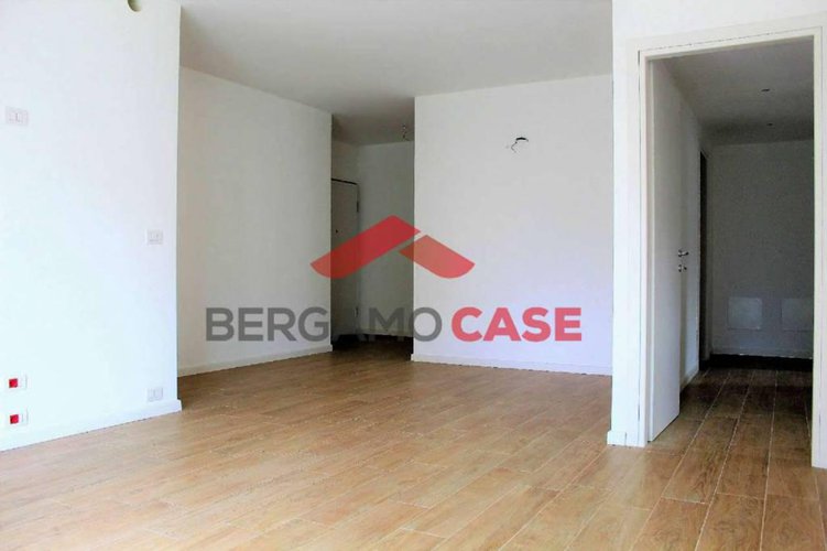 Trilocale con giardino e box Quartiere Finardi Bergamo