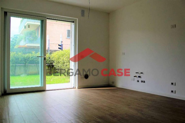 Trilocale con giardino e box Quartiere Finardi Bergamo