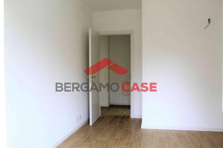 Trilocale con giardino e box Quartiere Finardi Bergamo