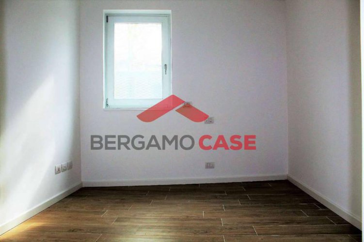 Trilocale con giardino e box Quartiere Finardi Bergamo