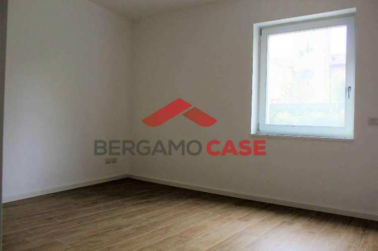 Trilocale con giardino e box Quartiere Finardi Bergamo