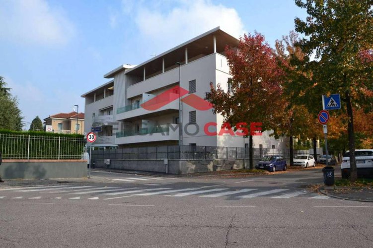 Trilocale con giardino e box Quartiere Finardi Bergamo