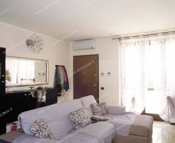 Signorile 3 locali con giardino, taverna e box doppio! Boltiere