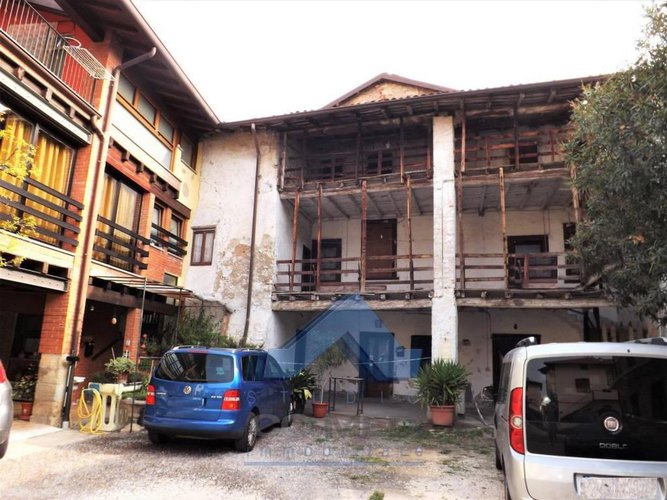 centro storico - Rustico 9 locali € 44.000 T926 Bagnatica