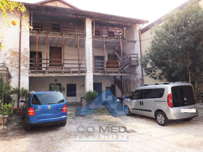centro storico - Rustico 9 locali € 44.000 T926 Bagnatica