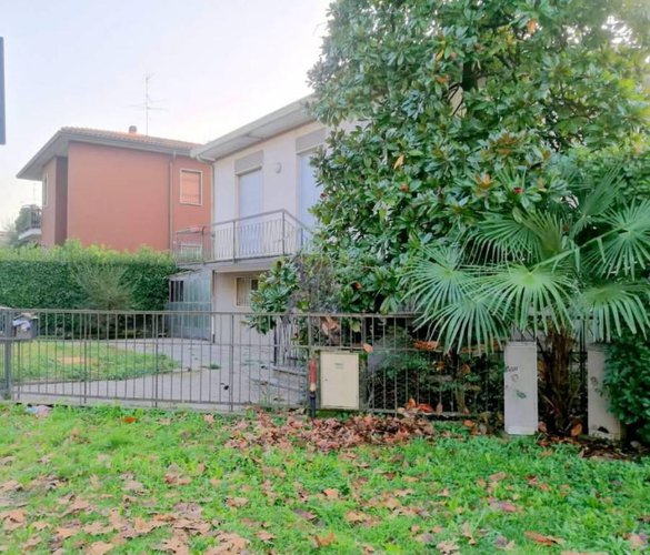 Longuelo, immersa nel verde, Vendesi Villetta singola Bergamo