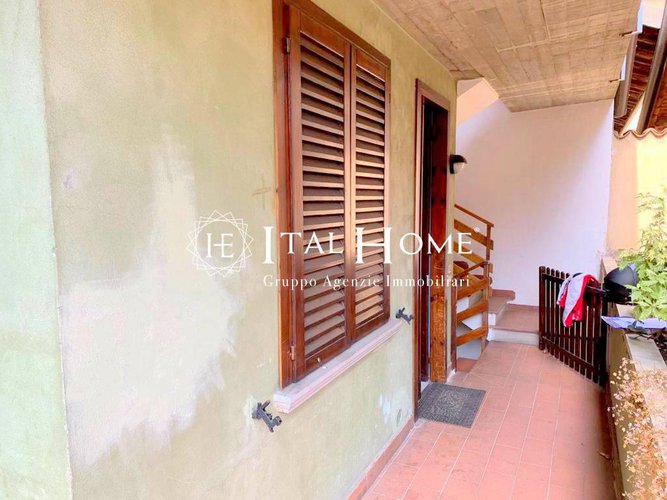 Colognola centro, Vendesi Trilocale in corte con box