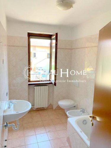 Colognola centro, Vendesi Trilocale in corte con box Bergamo