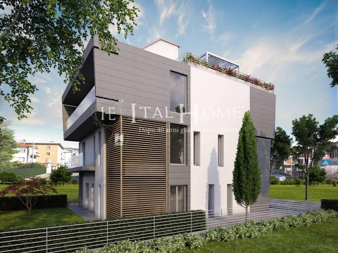 Bergamo centro città, Vendesi grande spazio a piano terra Bergamo