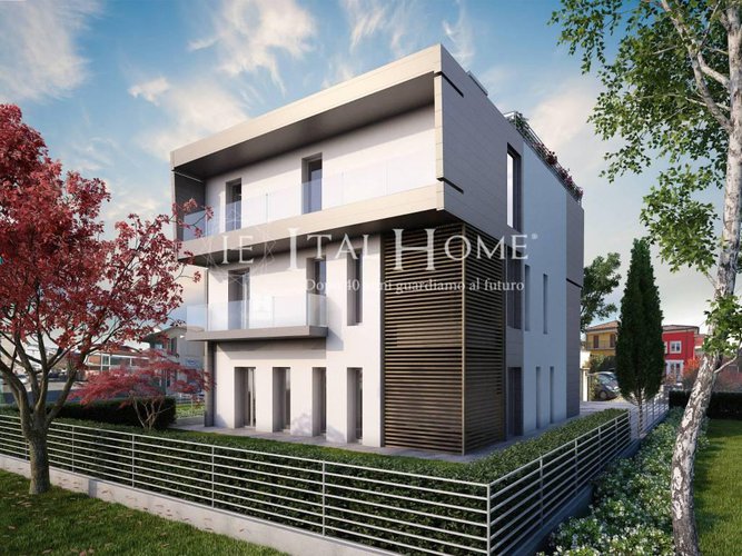 Bergamo città, Vendesi spazio commerciale su due livelli Bergamo