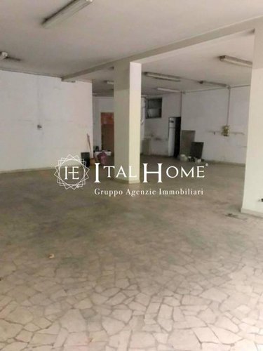 Bergamo città, Vendesi Negozio ampio e luminoso Bergamo