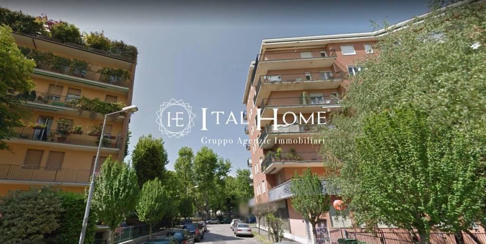 Bergamo città, Vendesi Negozio ampio e luminoso Bergamo