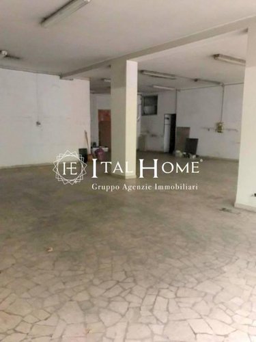 Bergamo città, Vendesi Negozio ampio e luminoso Bergamo