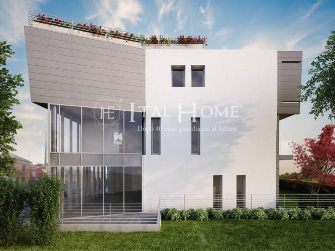 Vendesi intero piano ad uso ufficio. Bergamo