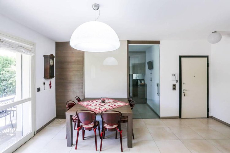 Moderno trilocale con giardino e taverna Bergamo