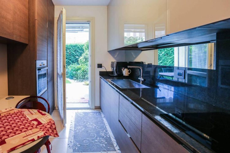 Moderno trilocale con giardino e taverna Bergamo