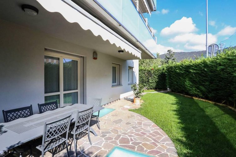 Moderno trilocale con giardino e taverna Bergamo