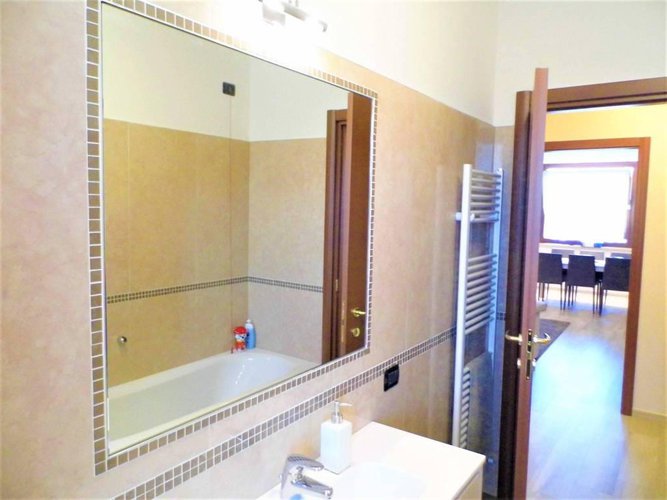 Tutto quello che vuoi in un grande e moderno appartamento Carobbio degli Angeli