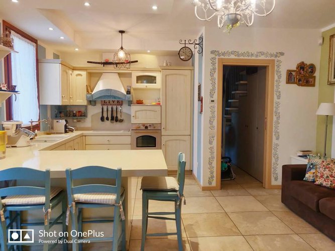 Splendido e recentissimo trilo in duplex, classe A Cene